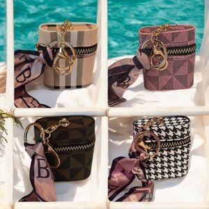 🚨Buy Now🚨 Geometric pattern bag charm keychain pouch with stylish scarf NWT